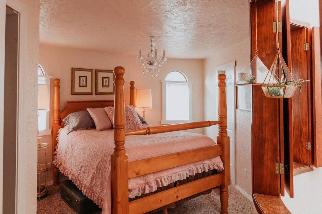 Lavender Castle Villa Sequim Exterior photo