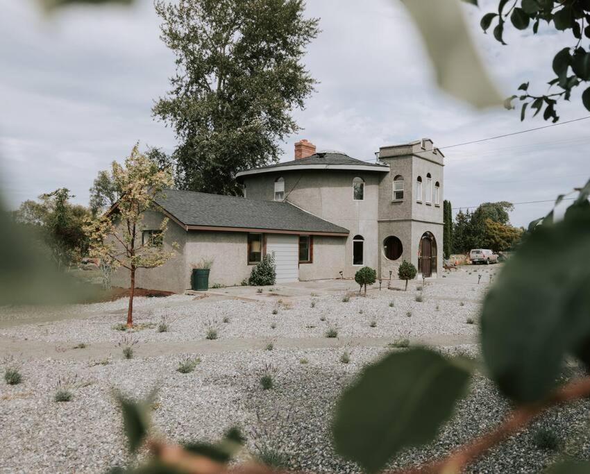 Lavender Castle Villa Sequim Exterior photo